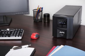 Onduleur Line-interactive APC Smart-UPS SMT SMT750IC - 500 W / 750 VA - 6 prises C13 — image 3