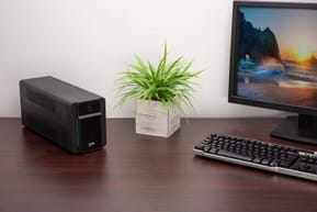 Onduleur Line-interactive APC Easy UPS BVX BVX700LI - 360 W / 700 VA - 4 prises C13 — image 6