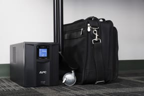 Onduleur Line-interactive APC Smart-UPS SMC 1 kVA - 230V avec SmartConnect (SMC1000IC) — image 4