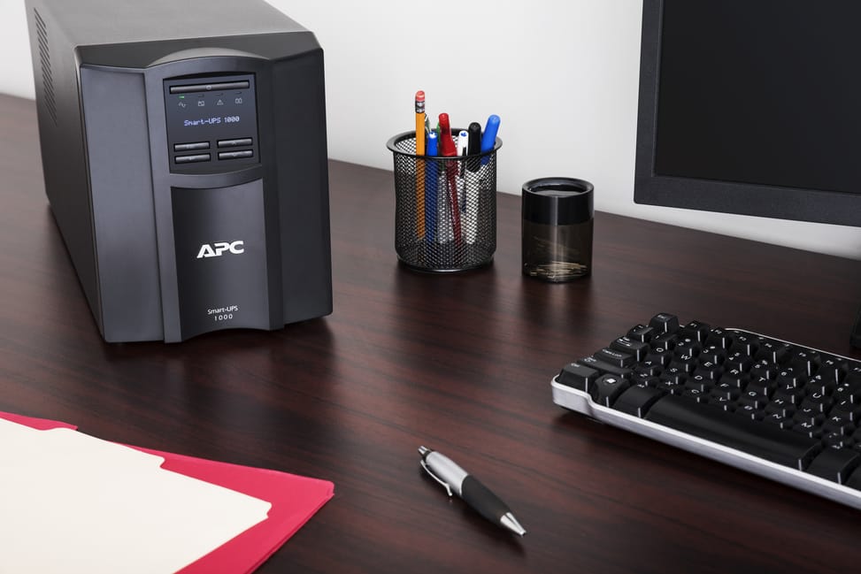 APC Smart-UPS 1000VA Line-Interactive UPS - 230V (SMT1000IC) — image 4