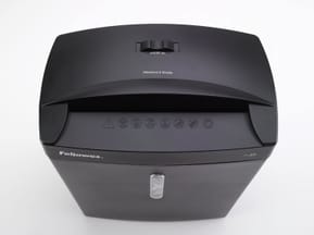 Destructeur Fellowes Powershred® P-33S — Sécurité P-2 · 15 L · 8 feuilles/passage — image 2