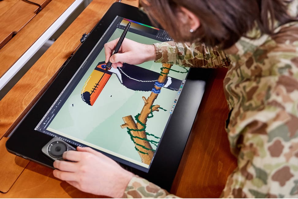 Écran interactif à stylet Wacom Cintiq Pro 24 : Tablette Graphique avec écran 23,6" 4K (DTK-2420)