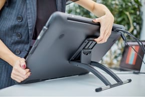Écran interactif à stylet Wacom Cintiq 22 : Tablette Graphique avec écran 21.5" Full HD (DTK2260K0A) — image 6