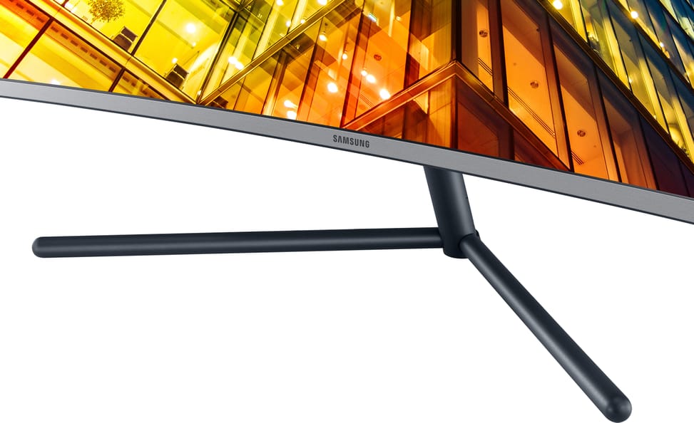 Écran incurvé Samsung 32" UHD UR590C 4K (LU32R590CWRXEN)