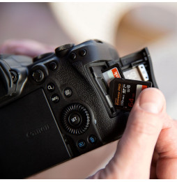 Appareil photo hybride Canon EOS R6 + objectif RF 24-105mm F4-7.1 IS STM (4082C023AA)