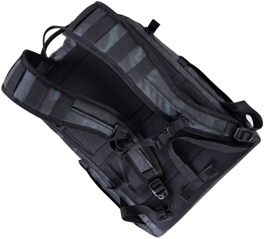 Sac à dos Rivacase Sherwood 7631 navy camo pour ordinateurs portables 15,6" (7631 navy camo)
