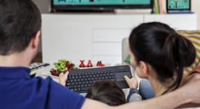Clavier sans fil avec pavé tactile intégré Logitech K400 Plus (AZERTY, Français) — image 4