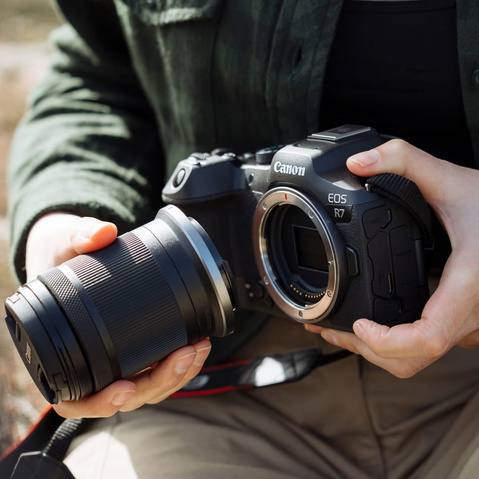 Appareil photo hybride Canon EOS R7 + objectif RF-S 18-150mm F3.5-6.3 IS STM (5137C010AA) — image 13