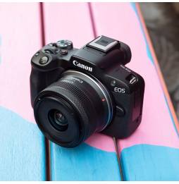Appareil photo hybride Canon EOS R50 + objectif RF-S 18-45mm F4.5-6.3 IS STM (5811C013AA)