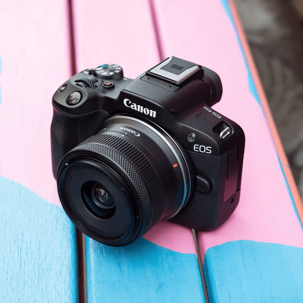 Appareil photo hybride Canon EOS R50 + objectif RF-S 18-45mm F4.5-6.3 IS STM (5811C013AA) — image 11