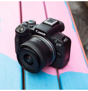 Appareil photo hybride Canon EOS R50 + objectif RF-S 18-45mm F4.5-6.3 IS STM (5811C013AA)