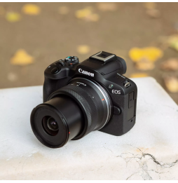 Appareil photo hybride Canon EOS R50 + objectif RF-S 18-45mm F4.5-6.3 IS STM (5811C013AA)