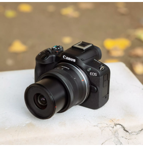 Appareil photo hybride Canon EOS R50 + objectif RF-S 18-45mm F4.5-6.3 IS STM (5811C013AA)