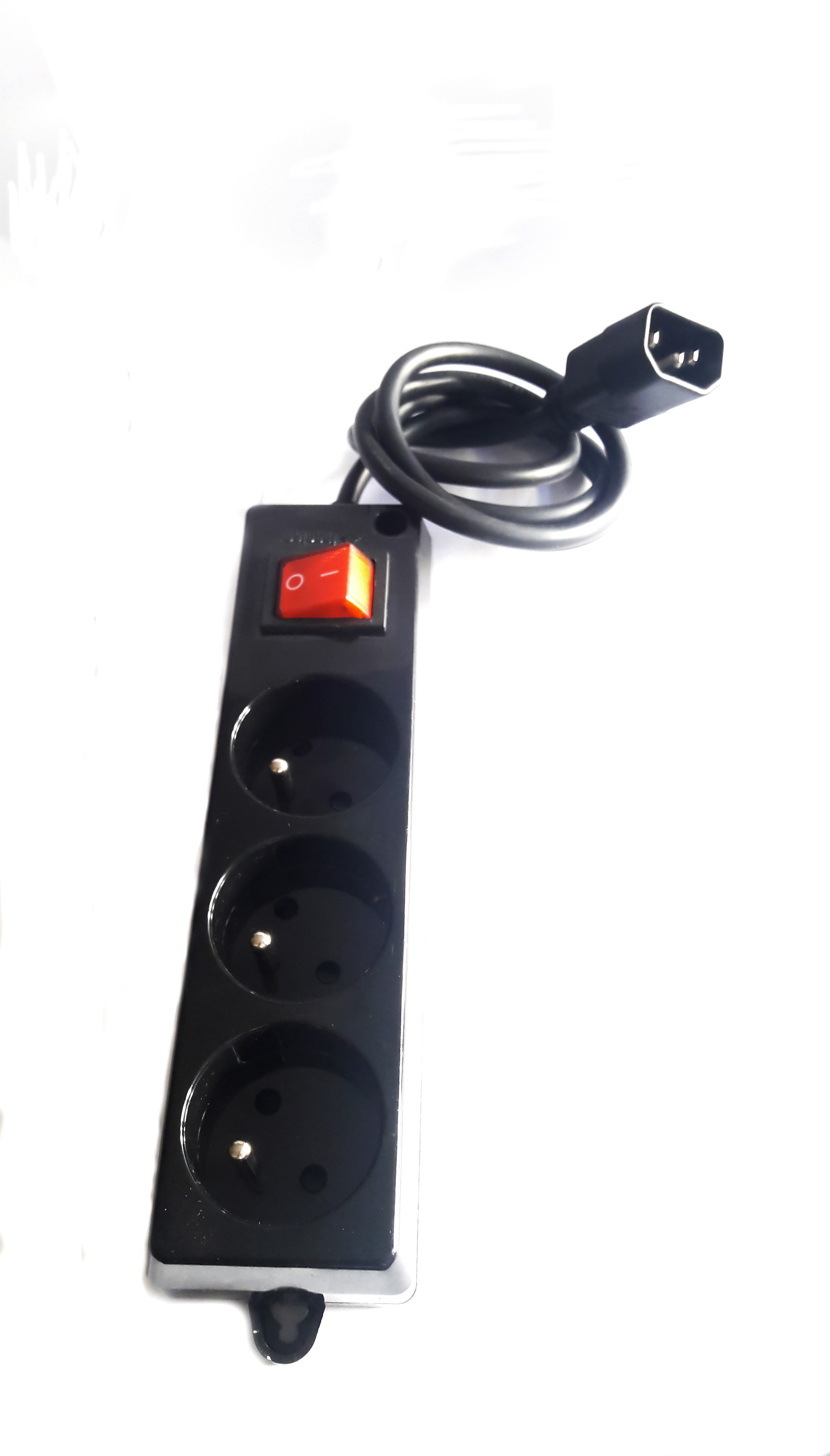Multiprise spéciale pour onduleurs avec 3 prises FR - extrémité du câble  IEC C14 prix Maroc