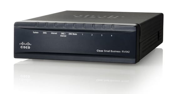 Routeur Cisco Small Business RV042 VPN 10/100 - 4 ports LAN + 2 ports WAN