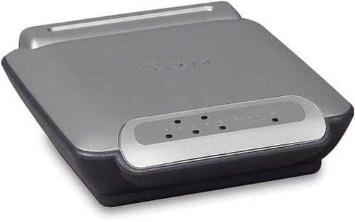 Switch Belkin Réseau à 5 ports RJ45 10/100 — image 1