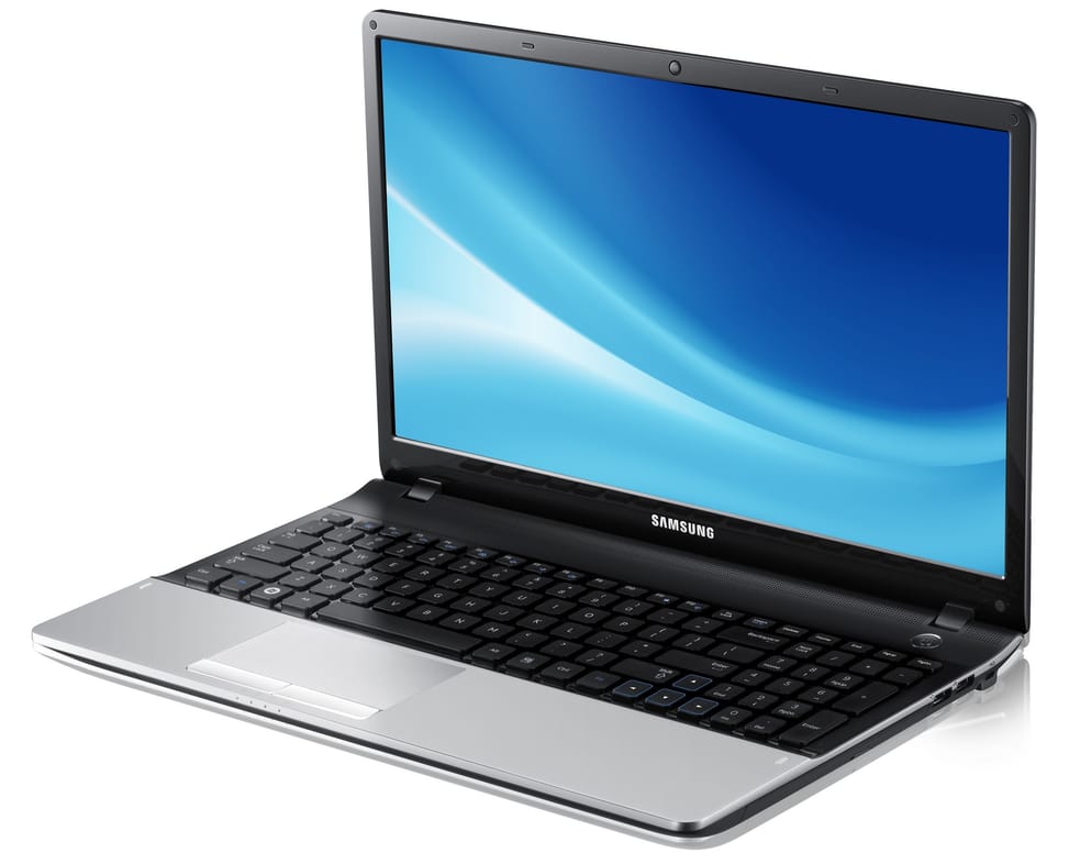 PC portable Samsung NP300 (NP300E5C-A04MA) — image 3