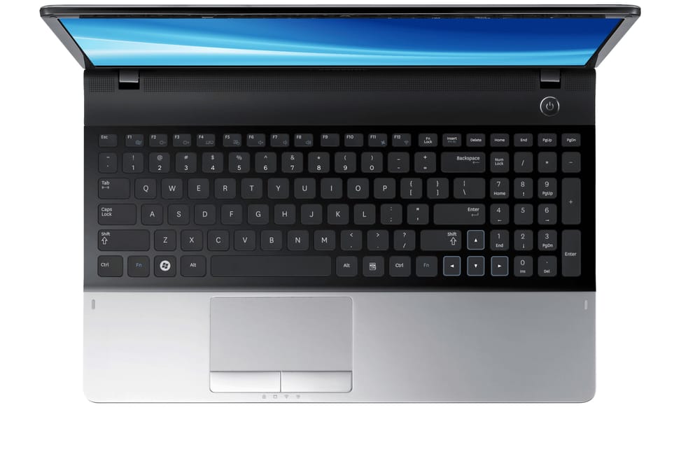 PC portable Samsung NP300 (NP300E5C-A04MA) — image 4