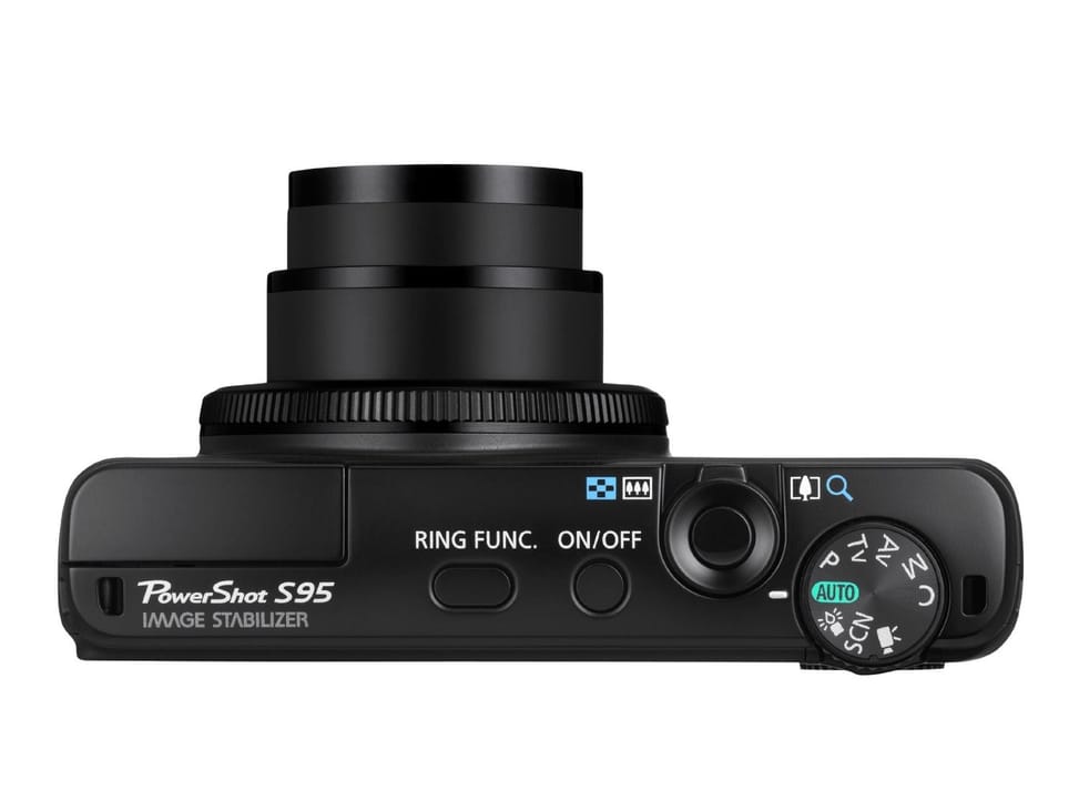 Appareil photo Canon PowerShot S95 10MP/3,8X + Etui et Carte SD offerts — image 2