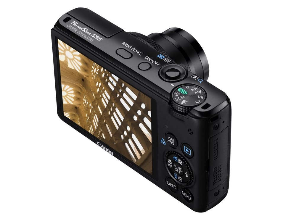 Appareil photo Canon PowerShot S95 10MP/3,8X + Etui et Carte SD offerts — image 3