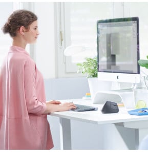 Logitech Souris ergonomique avancée MX Vertical MX Vertical Advanced Ergonimic Mouse, RF + Bluetooth + USB-C  (910-005448)