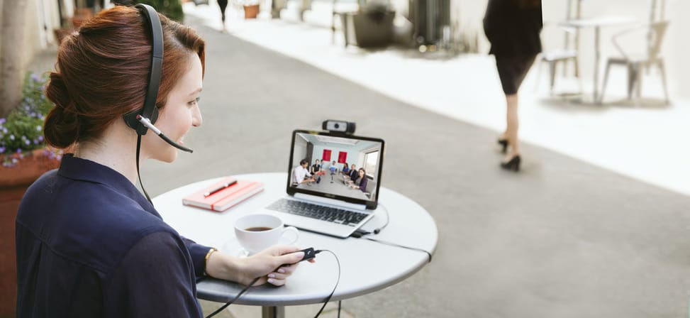 Micro-casque Sans fil Logitech H820e avec Socle de chargement - monaural (981-000512) — image 9