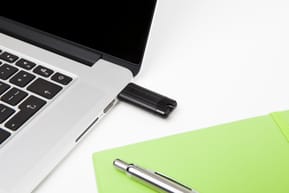 Verbatim Clé USBPinStripe 3.0 de 64 Go - Noire PinStripe, USB 3.0, 64GB, Noire  (49318) — image 5