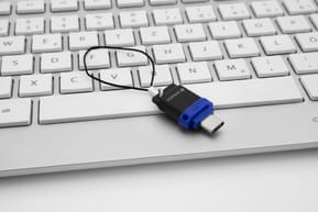 Verbatim Clé USB à double connectique de type C/USB 3.0 32 Go 32 GB, USB-C/USB 3.0, 34 x 19 x 7 mm  (49966) — image 2