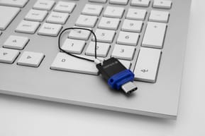 Verbatim Clé USB à double connectique de type C/USB 3.0 32 Go 32 GB, USB-C/USB 3.0, 34 x 19 x 7 mm  (49966) — image 3