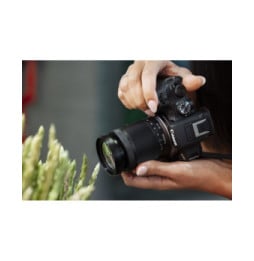 Canon RF-S 18-150 mm f/3.5-6.3 IS STM MILC Objectif large Noir (5564C005)