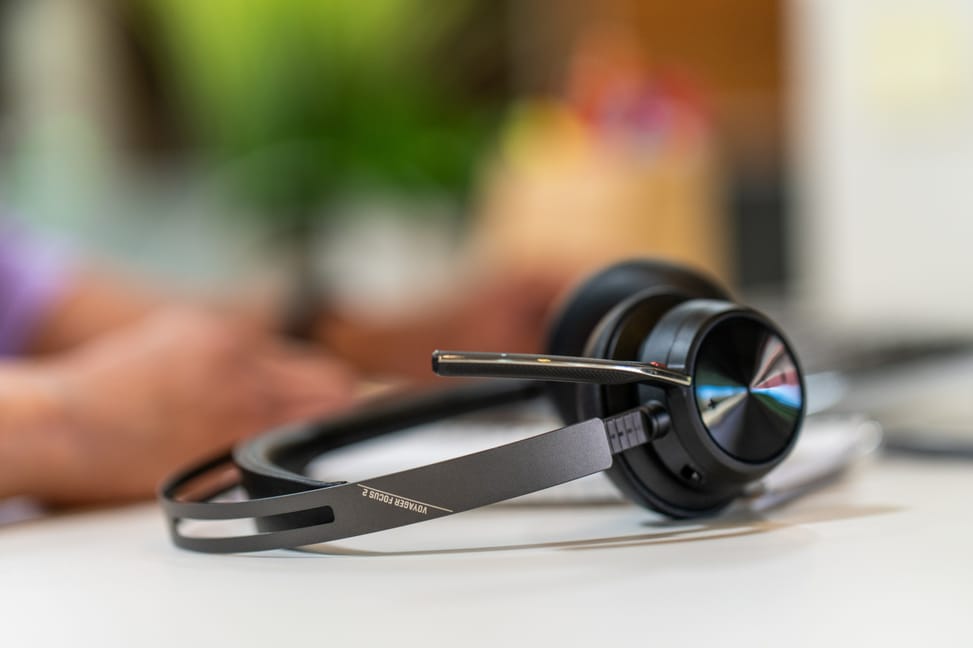 POLY Micro-casque Voyager Focus 2 USB-A Micro-casque Poly Voyager Focus 2 USB-A (76U46AA) — image 7
