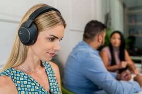 POLY Micro-casque Voyager Surround 80 UC USB-C certifié Microsoft Teams + adaptateur USB-C/A (8G7U0AA) — image 7