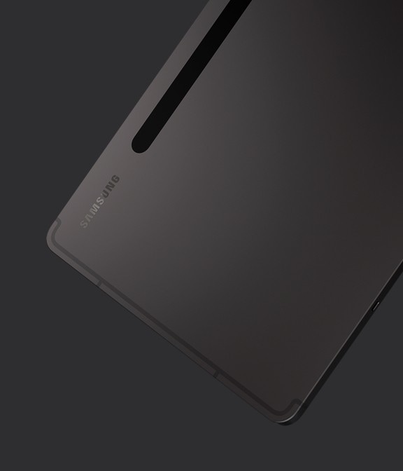 Galaxy Tab S8 Graphite vue de l&rsquo;arri&egrave;re et l&eacute;g&egrave;rement de c&ocirc;t&eacute; pour pr&eacute;senter son design fin.