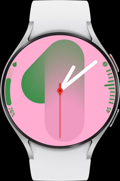 Cadence Font 08 edge face de la montre affich&eacute;e sur le Galaxy Watch5.