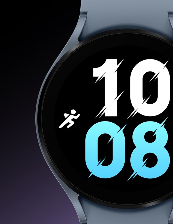Un appareil Sapphire Galaxy Watch5 montrant son cadran de montre avant qui a le temps '10:08' affich&eacute;.