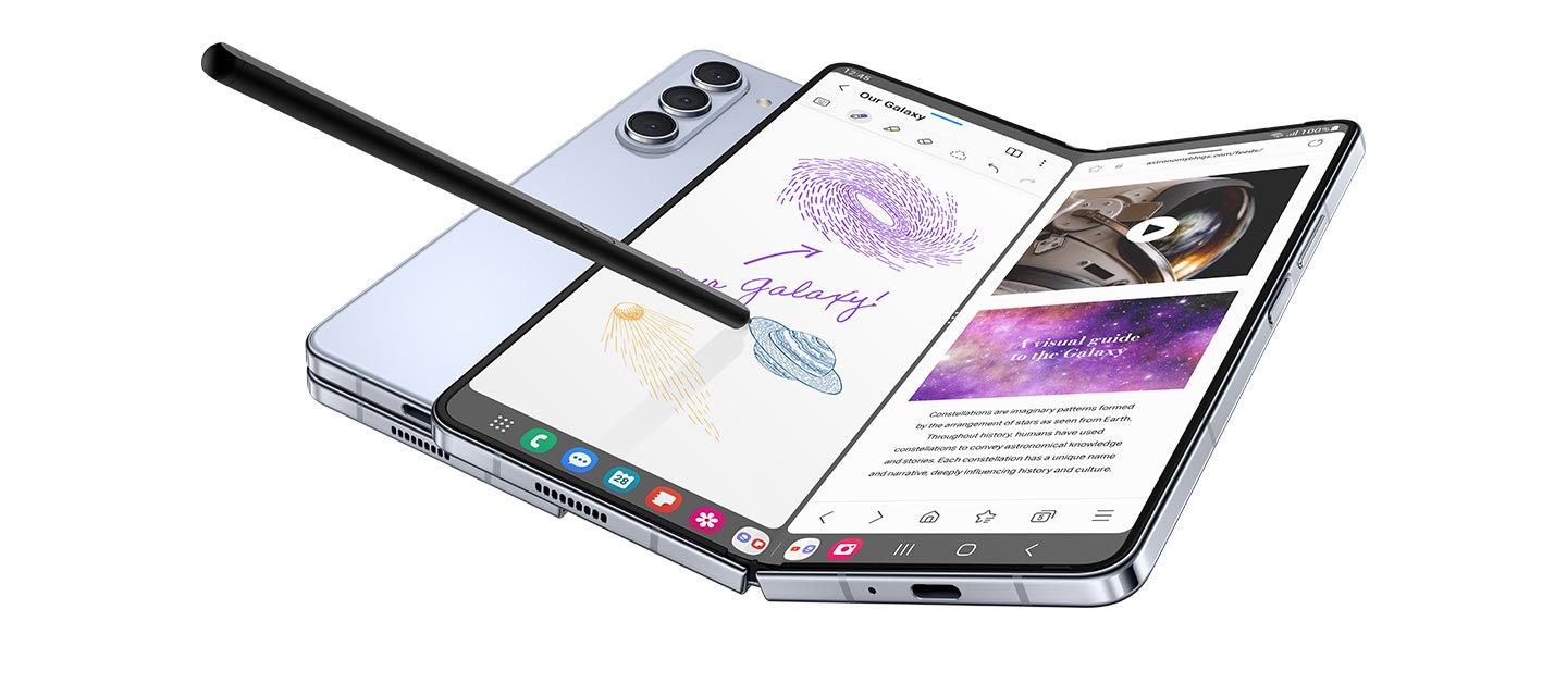 Deux Galaxy Z Fold5. L&rsquo;un est pli&eacute; et vu de l&rsquo;arri&egrave;re. L&rsquo;autre est ouvert sur l&rsquo;&eacute;cran principal. Deux fen&ecirc;tres sont ouvertes sur l&rsquo;&eacute;cran principal. L&rsquo;une affiche une application de prise de notes avec des dessins cr&eacute;&eacute;s avec le S Pen survolant l&rsquo;&eacute;cran. L&rsquo;autre affiche un navigateur Internet.