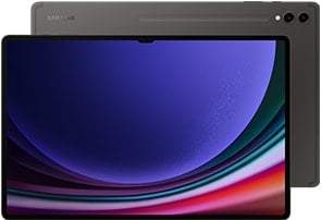Une Galaxy Tab S9 Ultra Graphite vue de face avec un fond d&rsquo;&eacute;cran bleu. Derri&egrave;re, une autre Galaxy Tab S9 Ultra Graphite avec l&rsquo;arri&egrave;re tourn&eacute; vers l&rsquo;avant et le logo Samsung affich&eacute;.