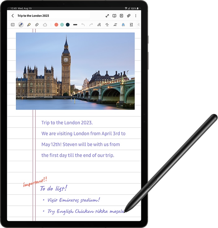 Une Galaxy Tab S9 en mode Portrait avec une application de prise de notes ouverte &agrave; l&rsquo;&eacute;cran et une &eacute;criture manuscrite convertie en texte.
