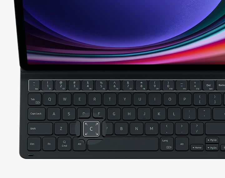 Vue avant du clavier du Book Cover Keyboard fin avec les touches de fonction en surbrillance. Une touche est mise en surbrillance pour souligner sa grande taille.