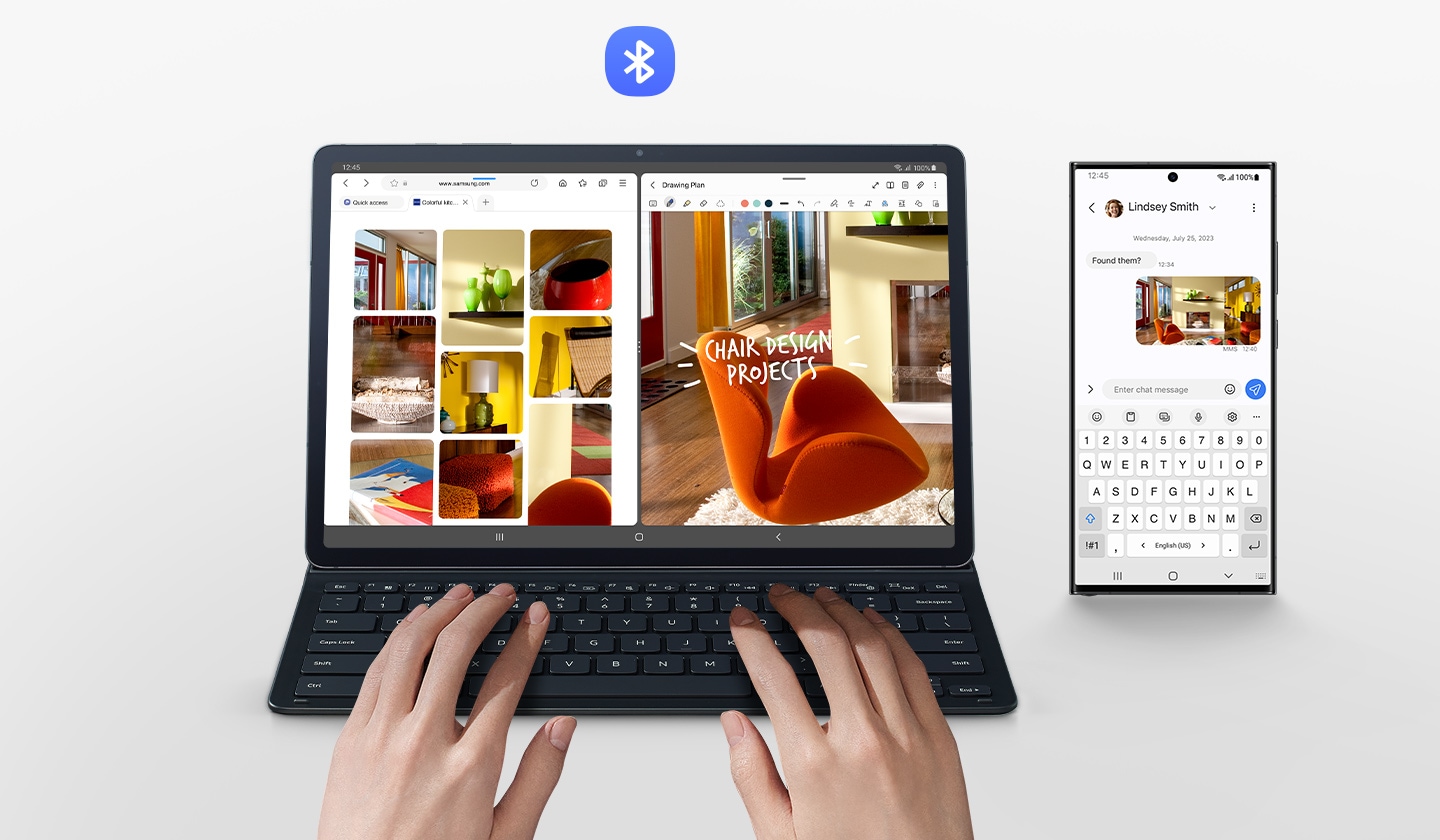 Une personne utilisant la Galaxy Tab S9+ avec le Book Cover Keyboard Slim. Un smartphone Galaxy affiche les lettres tap&eacute;es sur le clavier de l'&eacute;tui. Le logo Bluetooth s'affiche.