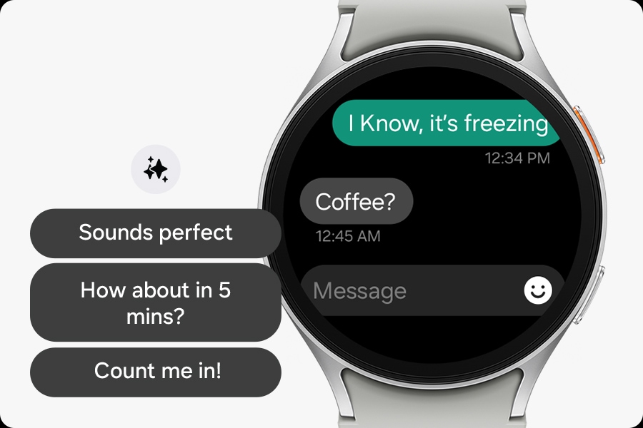 Une Galaxy Watch7 affiche un message de chat. Certaines suggestions de r&eacute;ponse avec un logo Galaxy AI sont affich&eacute;es &agrave; c&ocirc;t&eacute; de la montre.