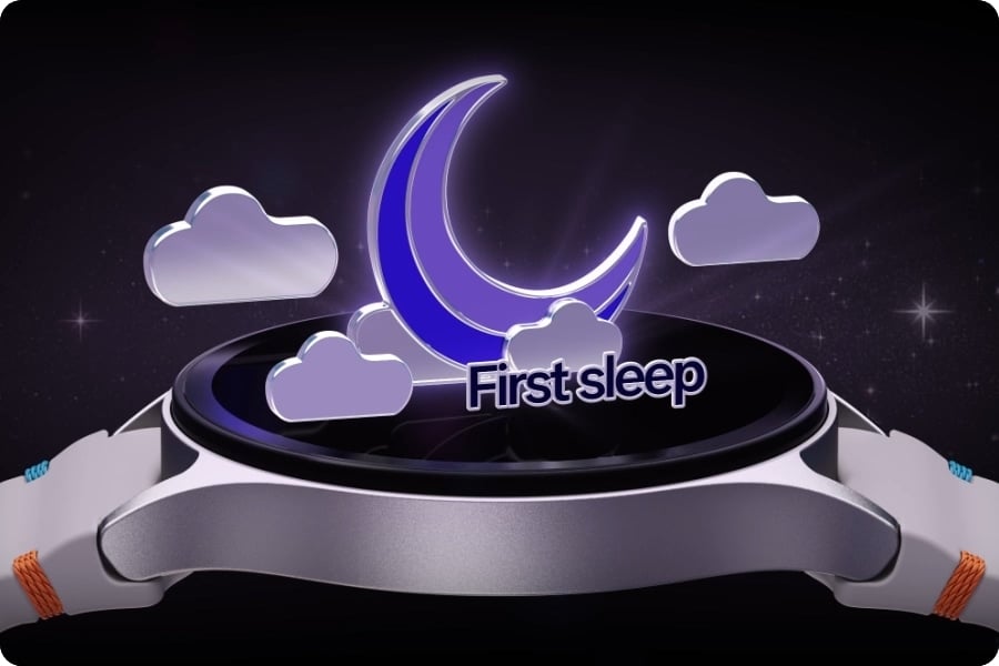 Une Galaxy Watch7 est orient&eacute;e vers le haut avec des nuages anim&eacute;s survolant l&rsquo;&eacute;cran et un croissant de lune affichant le texte &laquo;&nbsp;Premier sommeil&nbsp;&raquo;, illustrant l&rsquo;importance du suivi du sommeil.