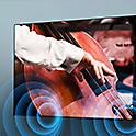 Vue oblique d'un téléviseur avec un musicien jouant de la contrebasse et des ondes sonores projetées depuis l'écran