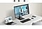 Un ordinateur portable, un moniteur, un clavier, une souris et un t&eacute;l&eacute;phone portable sont tous connect&eacute;s sur un bureau par un fil. Au-dessus du moniteur, il y a 3 ic&ocirc;nes&nbsp;: HDMI, port d&rsquo;affichage, ports USB-A et USB-B.
