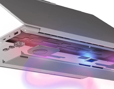 Le design innovant du moteur et du hub de l’ordinateur portable Lenovo ThinkPad X9 14 Aura Edition intègre des systèmes thermiques avancés avec des composants essentiels pour garder le système à des températures basses afin qu’il reste efficace.