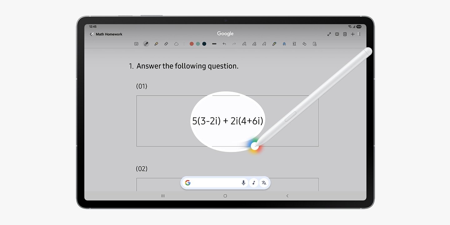 L'écran du Galaxy Tab S10 FE+ affiche une page intitulée « Devoirs de mathématiques » et un cercle de recherche utilisé avec un S Pen sur une équation mathématique.
