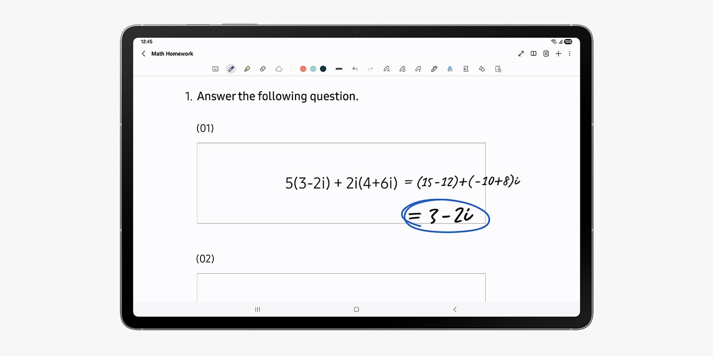 L'&eacute;cran du Galaxy Tab S10 FE+ affiche une page intitul&eacute;e &laquo; Devoirs de math&eacute;matiques &raquo; et une &eacute;quation math&eacute;matique avec sa solution &eacute;crite &agrave; c&ocirc;t&eacute;.
