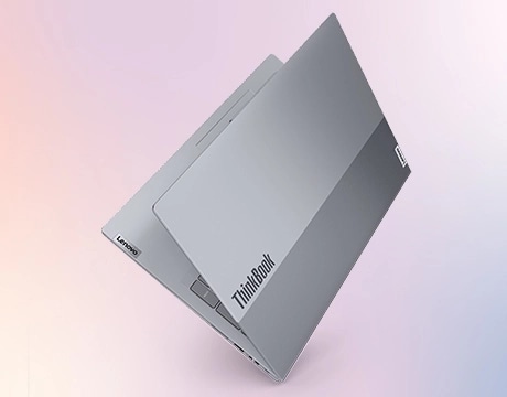 L’ordinateur portable Lenovo ThinkBook 16 Gen 8 (16 pouces Intel) se distingue par son profil élégant et son architecture robuste conçue pour répondre à l’évolution de vos besoins.