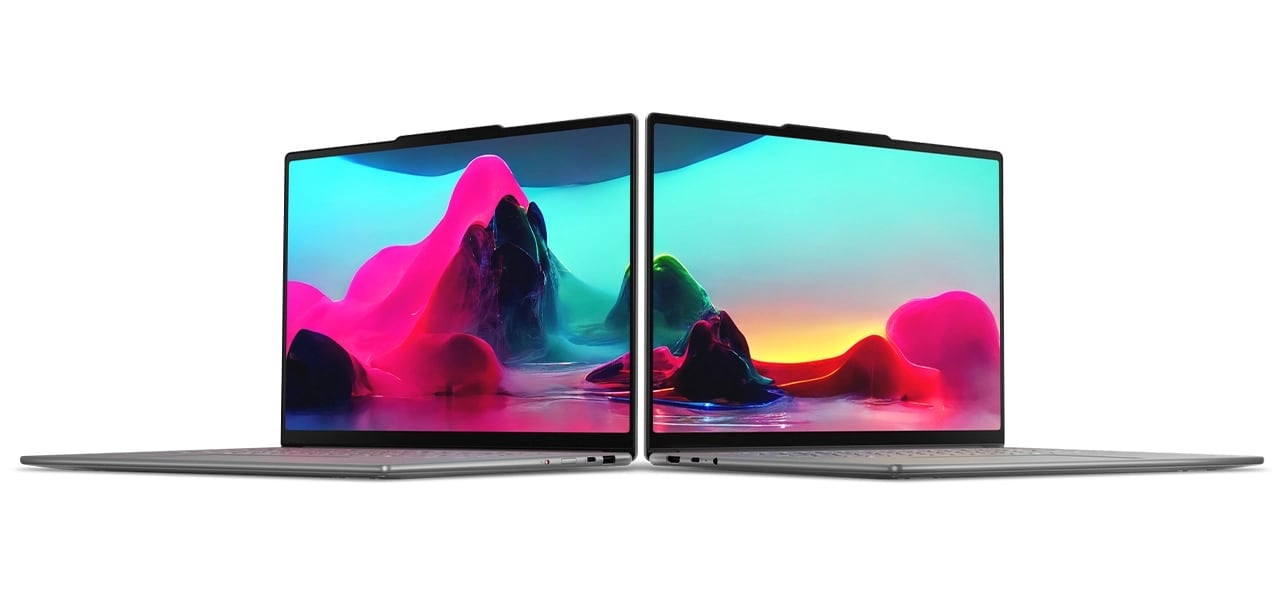 Deux modèles, avec des images aux couleurs vives sur l'écran, du Yoga Slim 7i Gen 9 Aura Edition (15″ Intel)