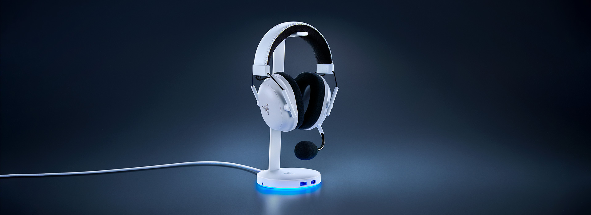 Razer Base Station V2 Chroma Revamp - Premium Aluminum Construction